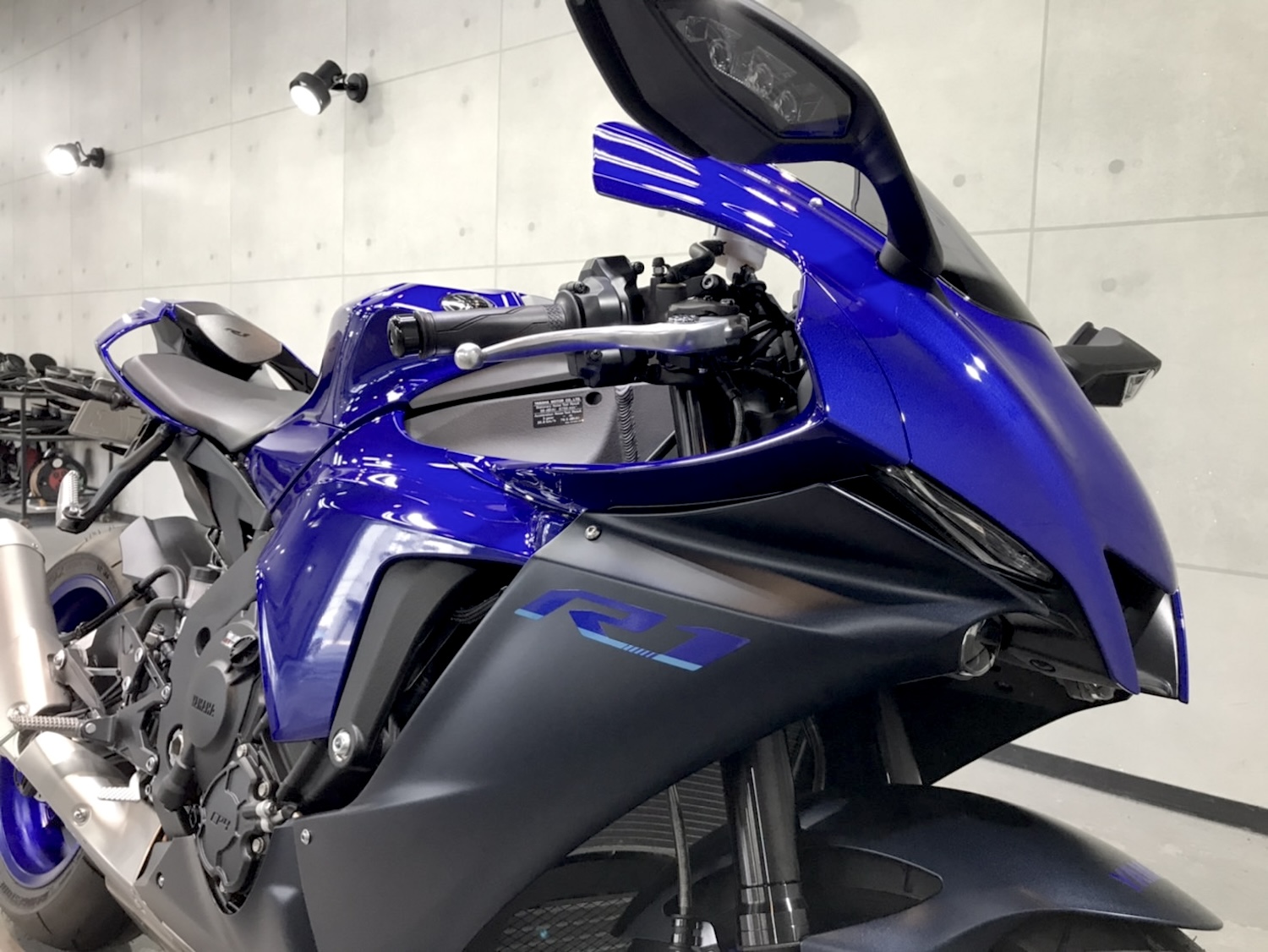 yzf-r1_2.jpg