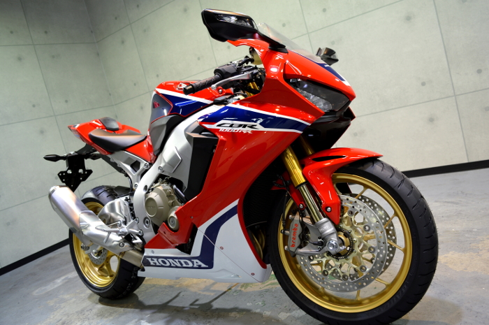 cbr1000rr-01.jpg