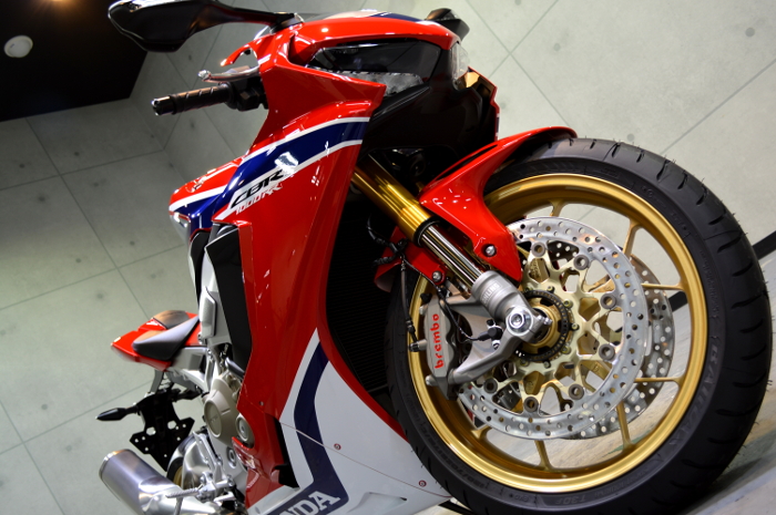 cbr1000rr-02.jpg