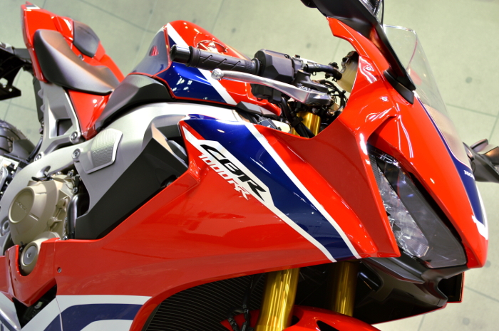 cbr1000rr-03.jpg