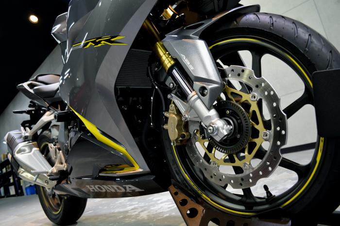 cbr250rr-04.jpg