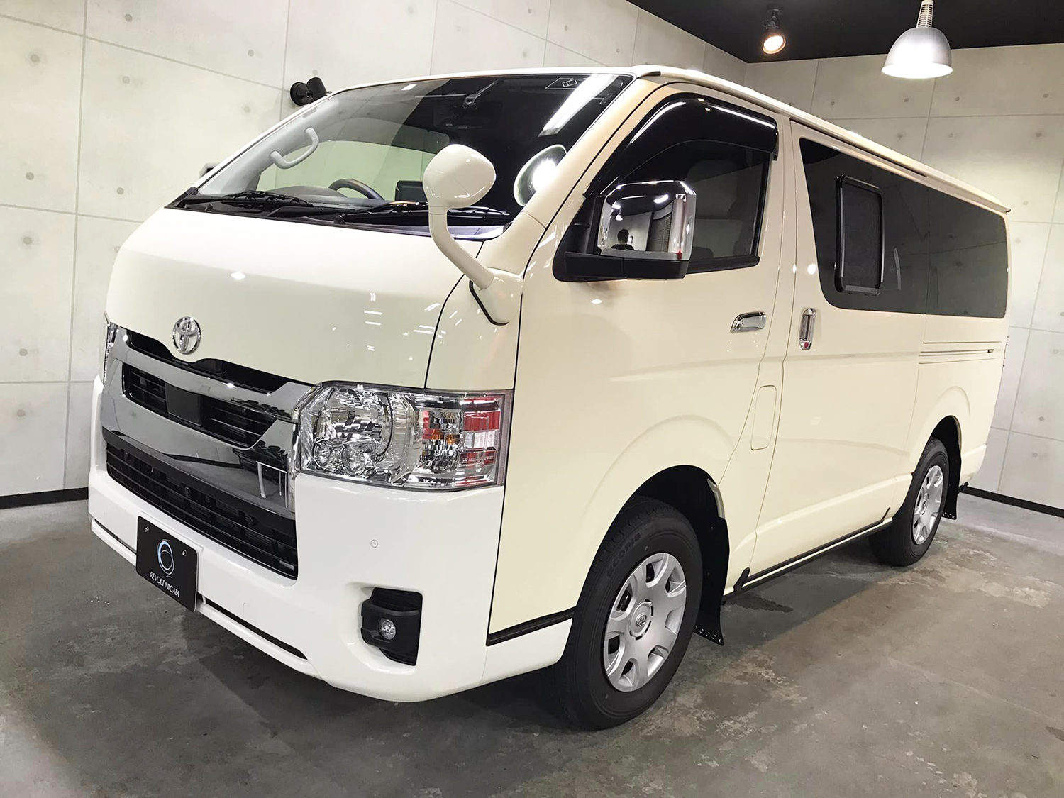 hiace-2.jpg