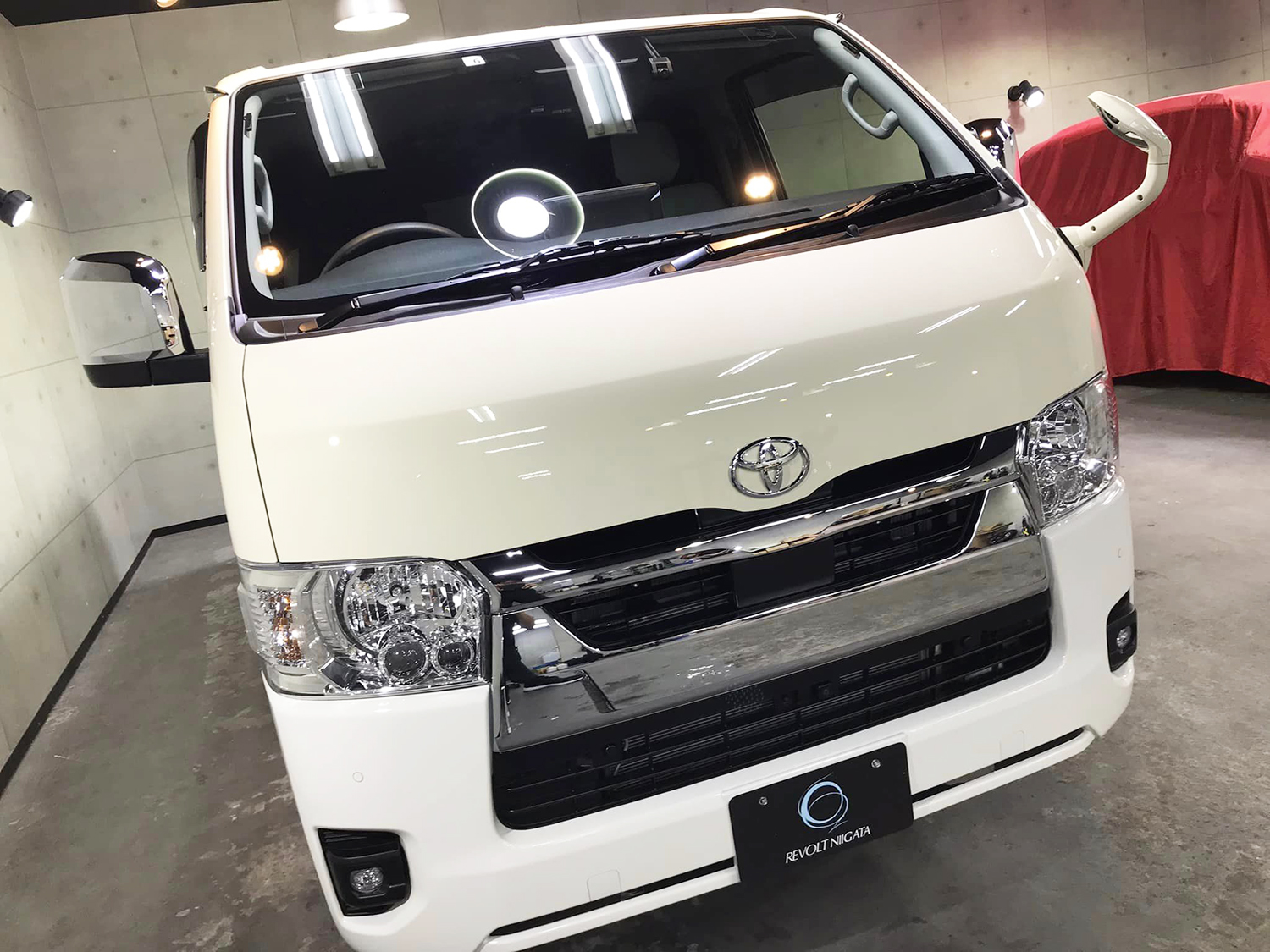 hiace-3.jpg