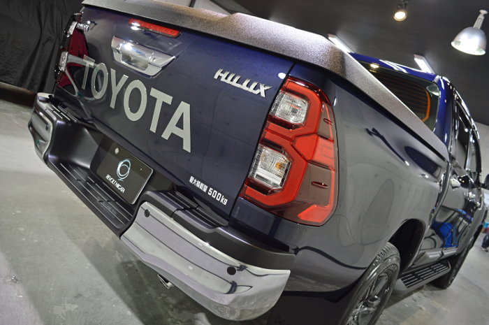 hiluxb-11.jpg