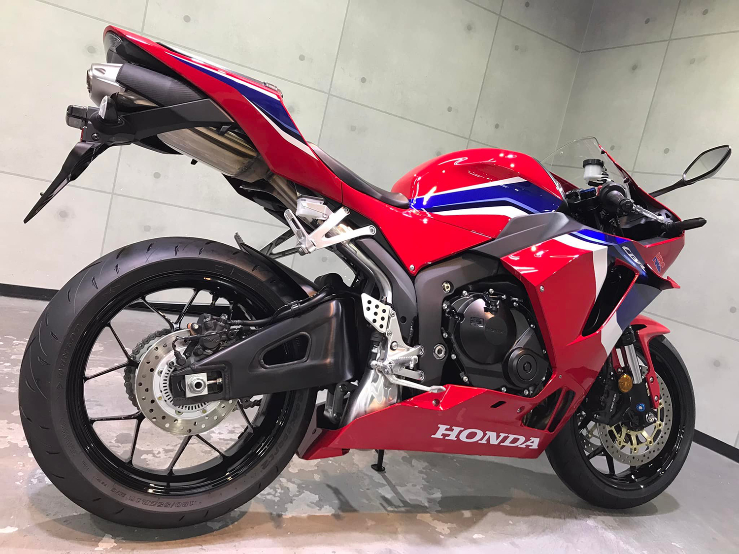 hondacbr600rr13.jpg