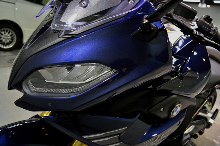 r1250rs-02.jpg