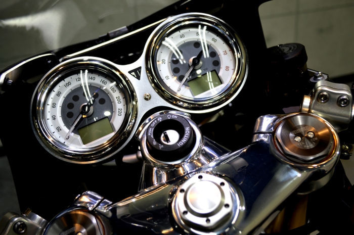 thruxtonr-03.jpg